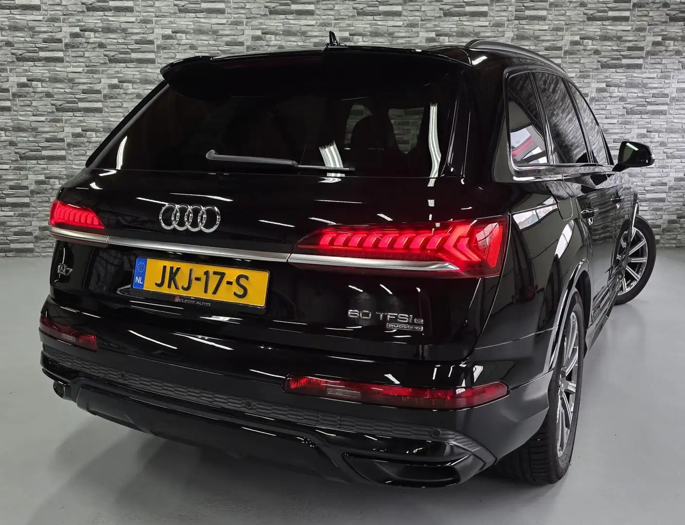 Audi Q7 60 TFSI e quattro Competition S Line *Matrix LED* Noir - 2