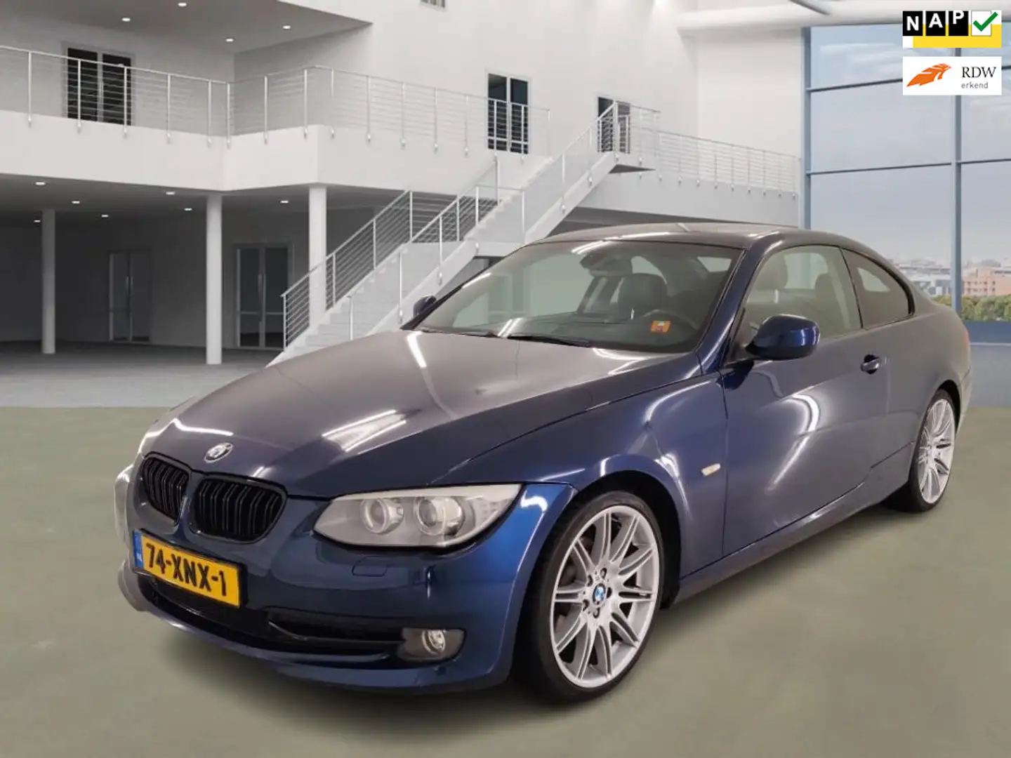 BMW 320 3-serie Coupé 320i Corporate Lease High Executive Blauw - 1