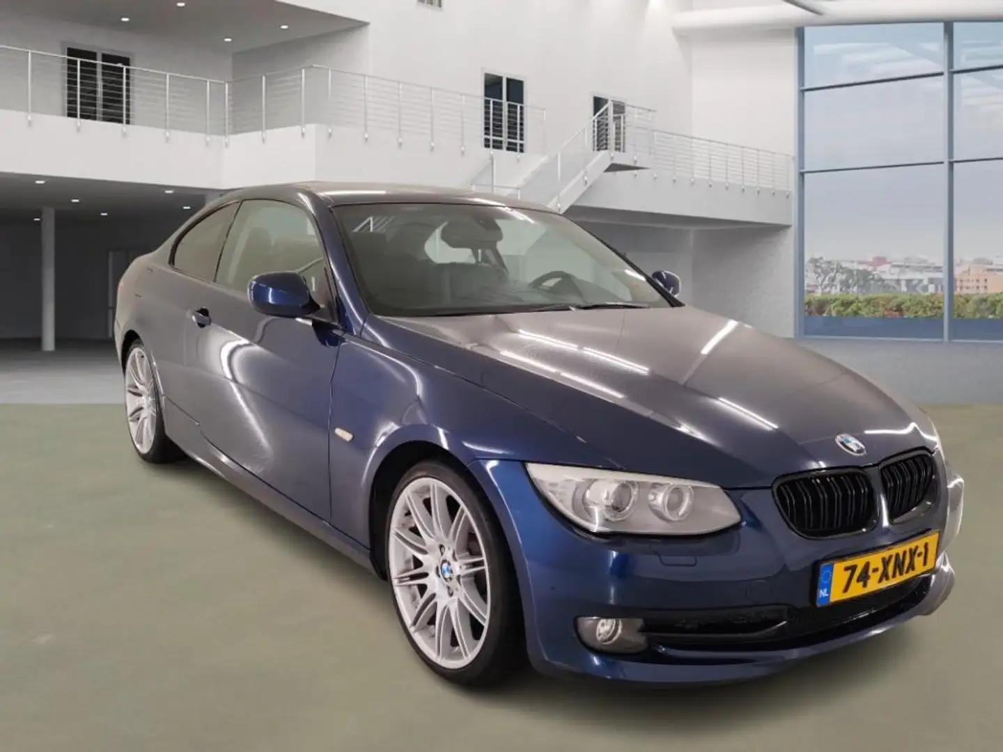 BMW 320 3-serie Coupé 320i Corporate Lease High Executive Blauw - 2