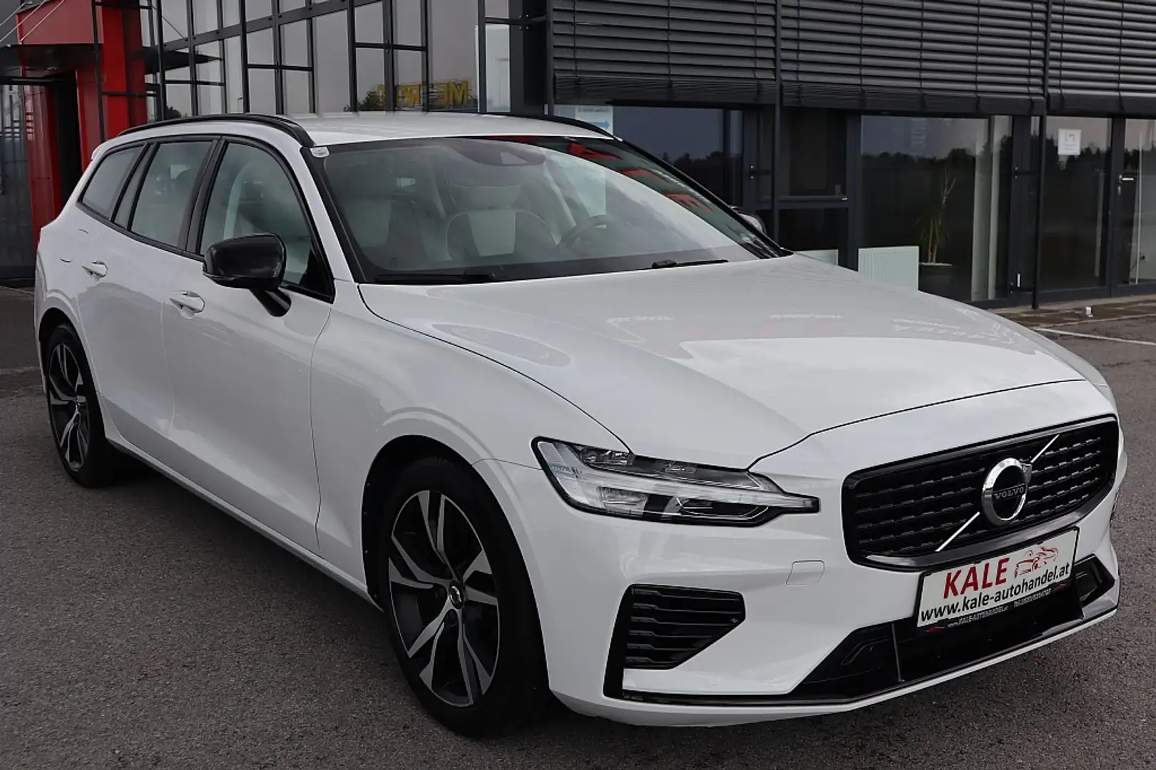 Volvo V60 T6 AWD Recharge PHEV Inscription Expression Gea... Blanc - 2