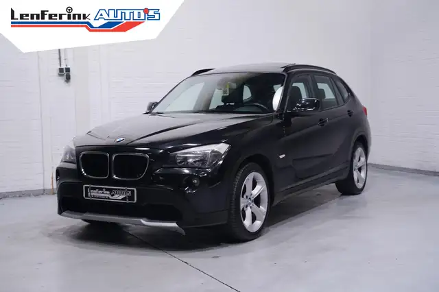 BMW X1 sDrive18d Executive panodak PDC v+a 18"inch lmv 4+