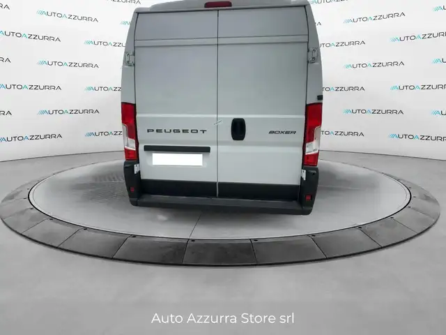 Peugeot Boxer view 4