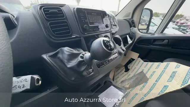 Peugeot Boxer view 14