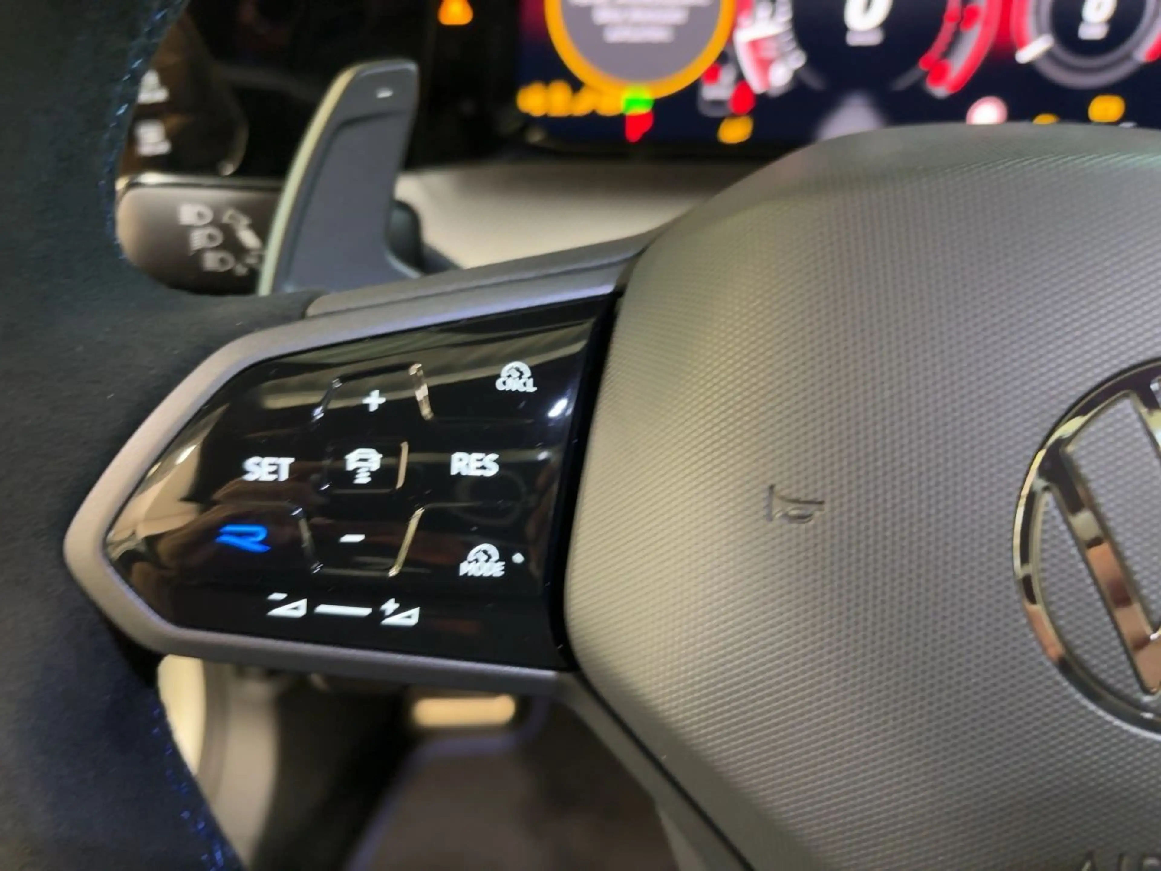 Volkswagen Golf Variant R 2,0 TSI 4MOTION 333 PS DSG — photo 13