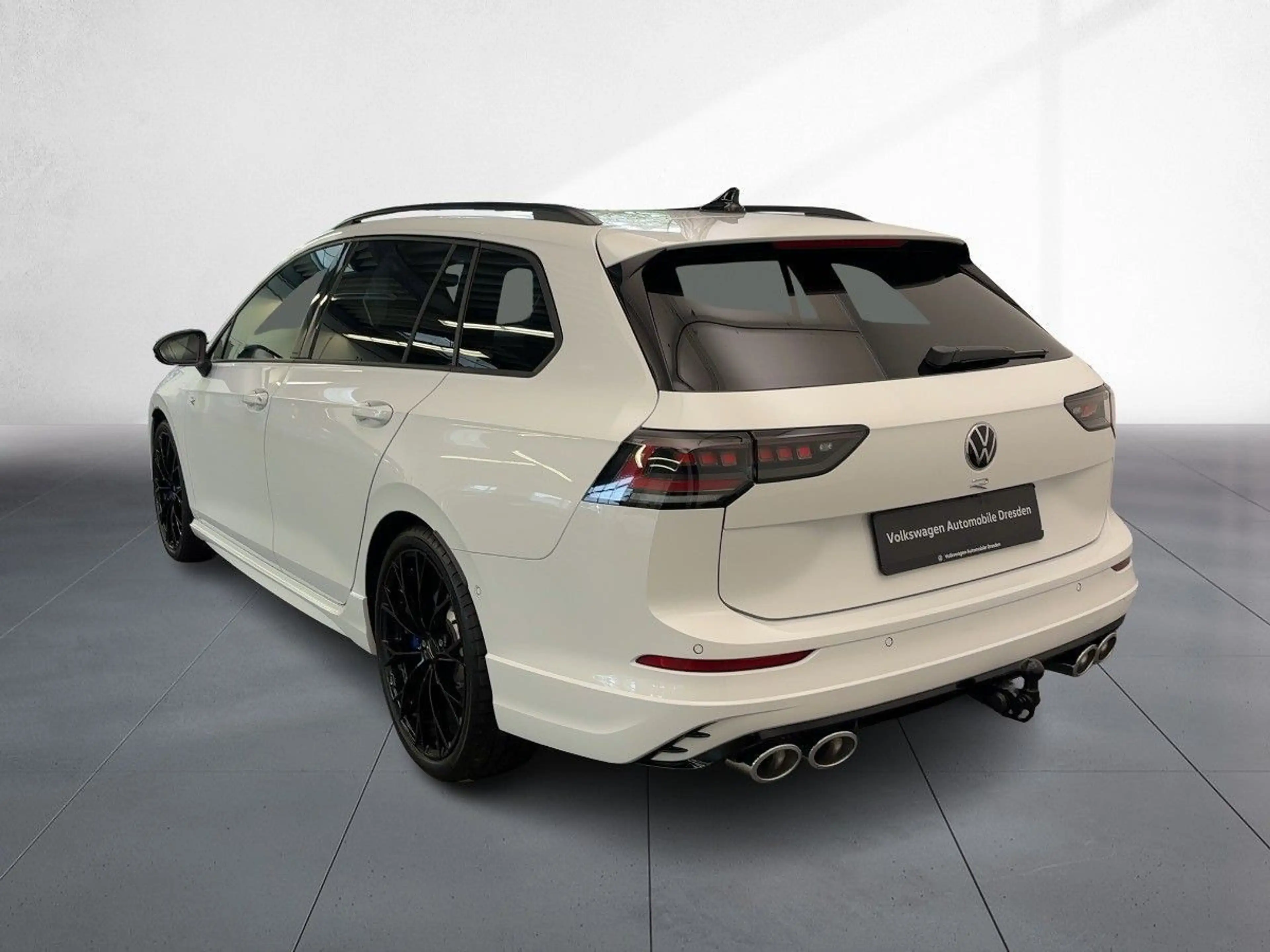 Volkswagen Golf Variant R 2,0 TSI 4MOTION 333 PS DSG — photo 2