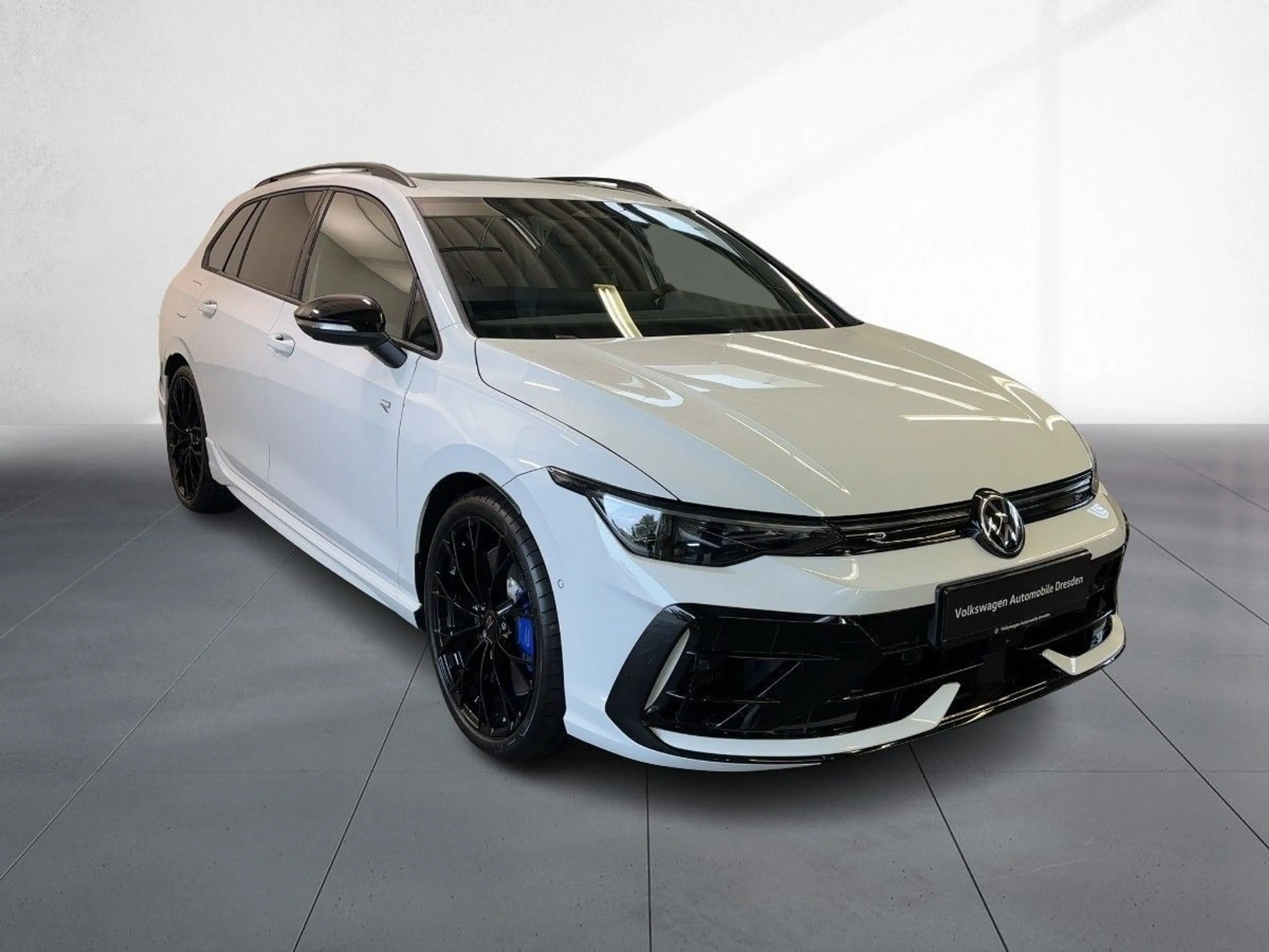 Volkswagen Golf Variant R 2,0 TSI 4MOTION 333 PS DSG — photo 4