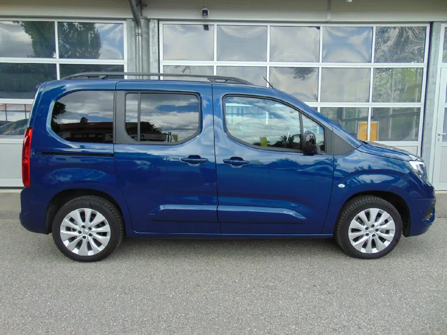 Opel Combo Combo Life 1.2 Turbo Ultimate AT Blau - 2