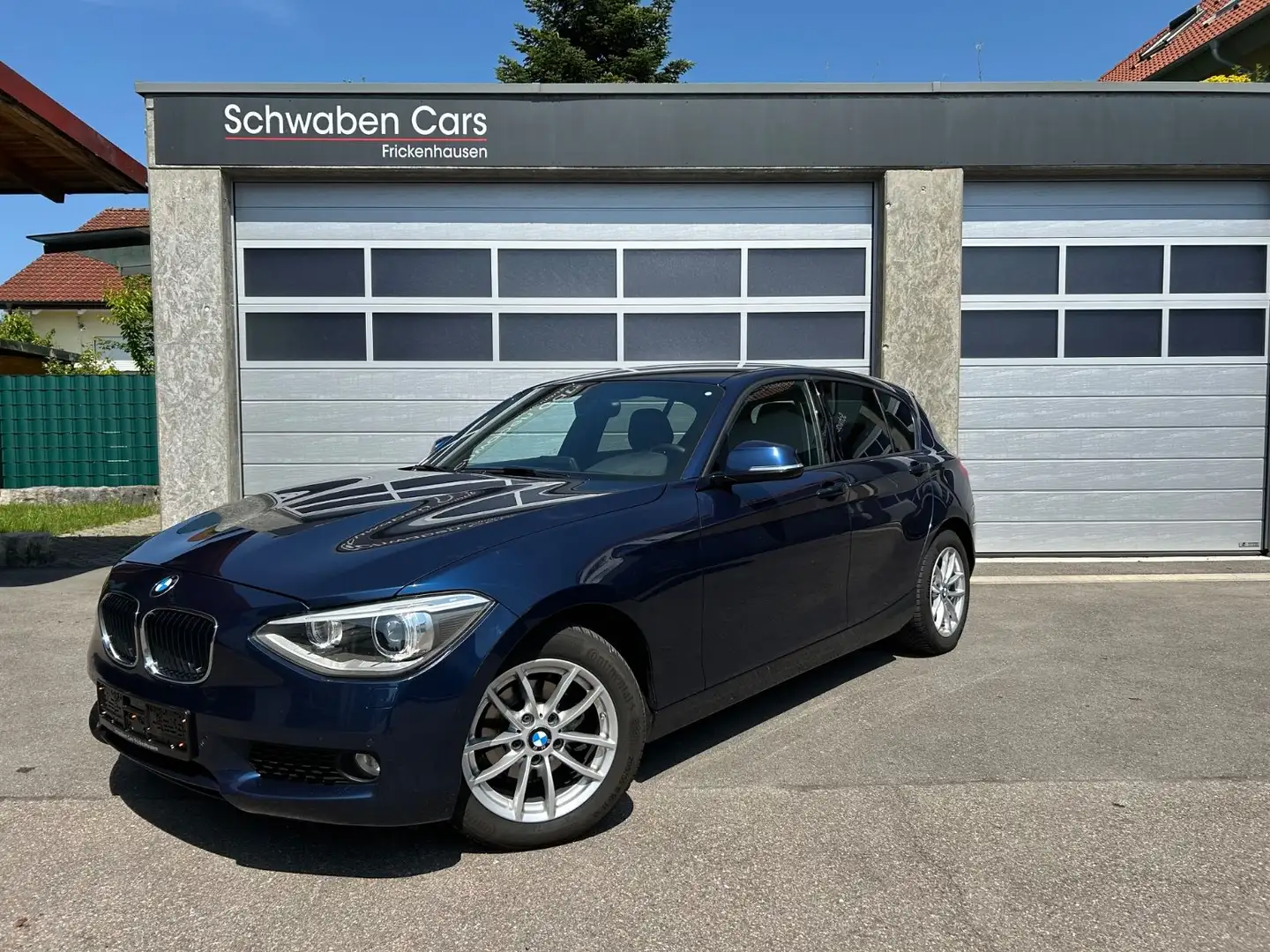 BMW 118 d Luxury 5-Türer Navi Xenon PDC Sitzheizung Azul - 1