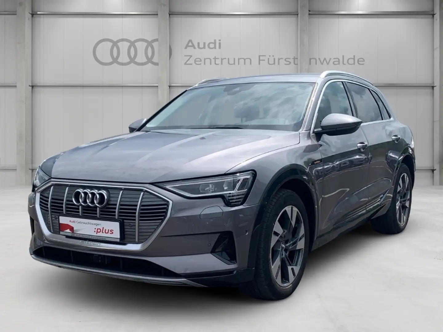 Audi e-tron 55 quattro advanced  Akku 100% Luftfederung AD Niv Gris - 1