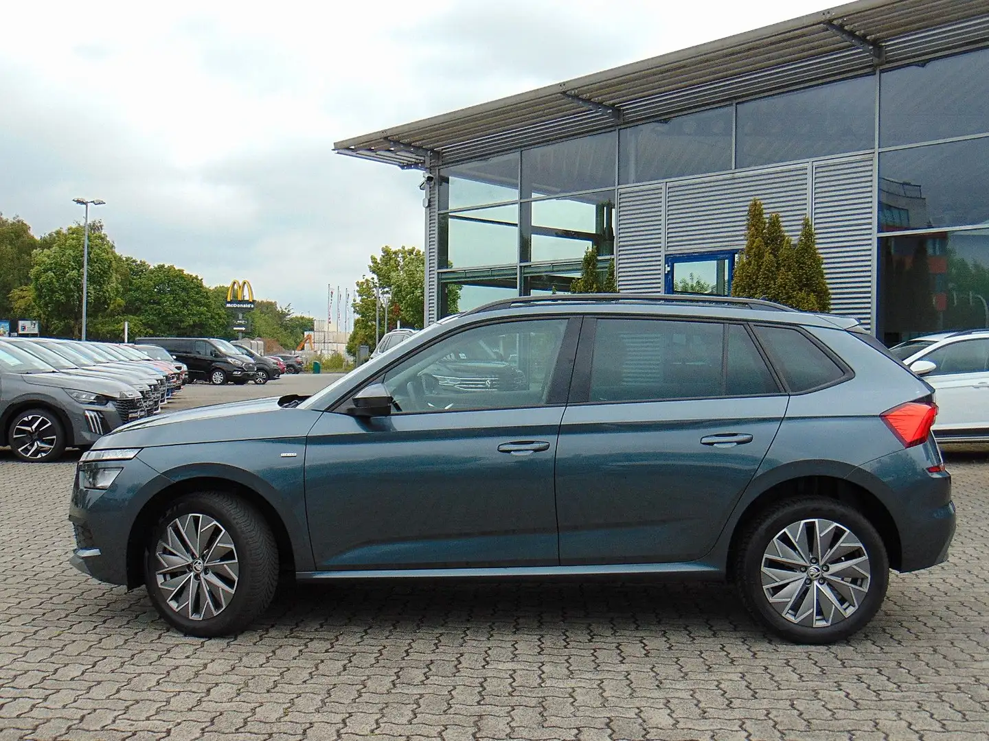 Skoda Kamiq 1.0 TSI Clever Grau - 2