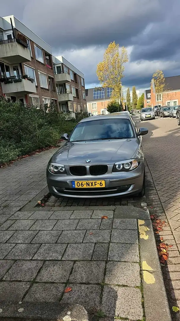 BMW 118 118i Grijs - 2