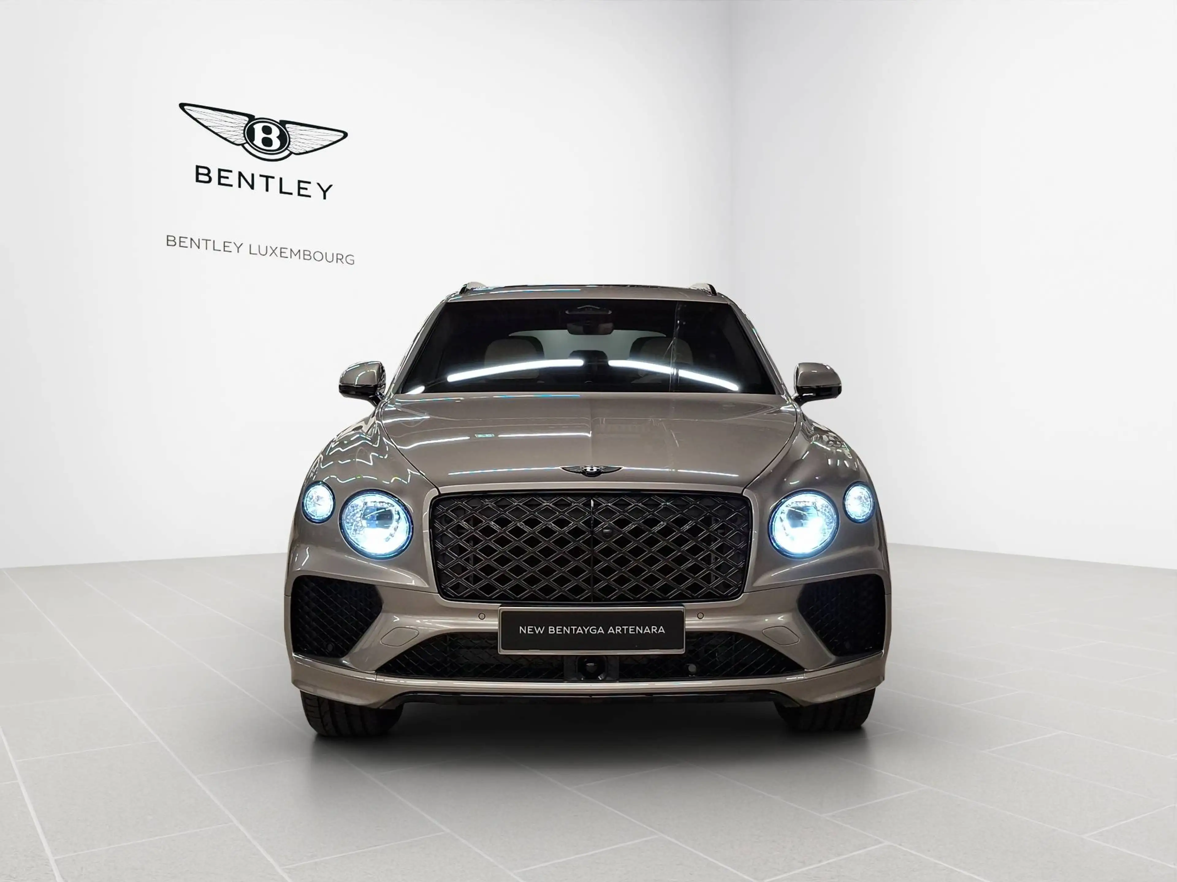 Bentley Bentayga Artenara Edition V8 — photo 7