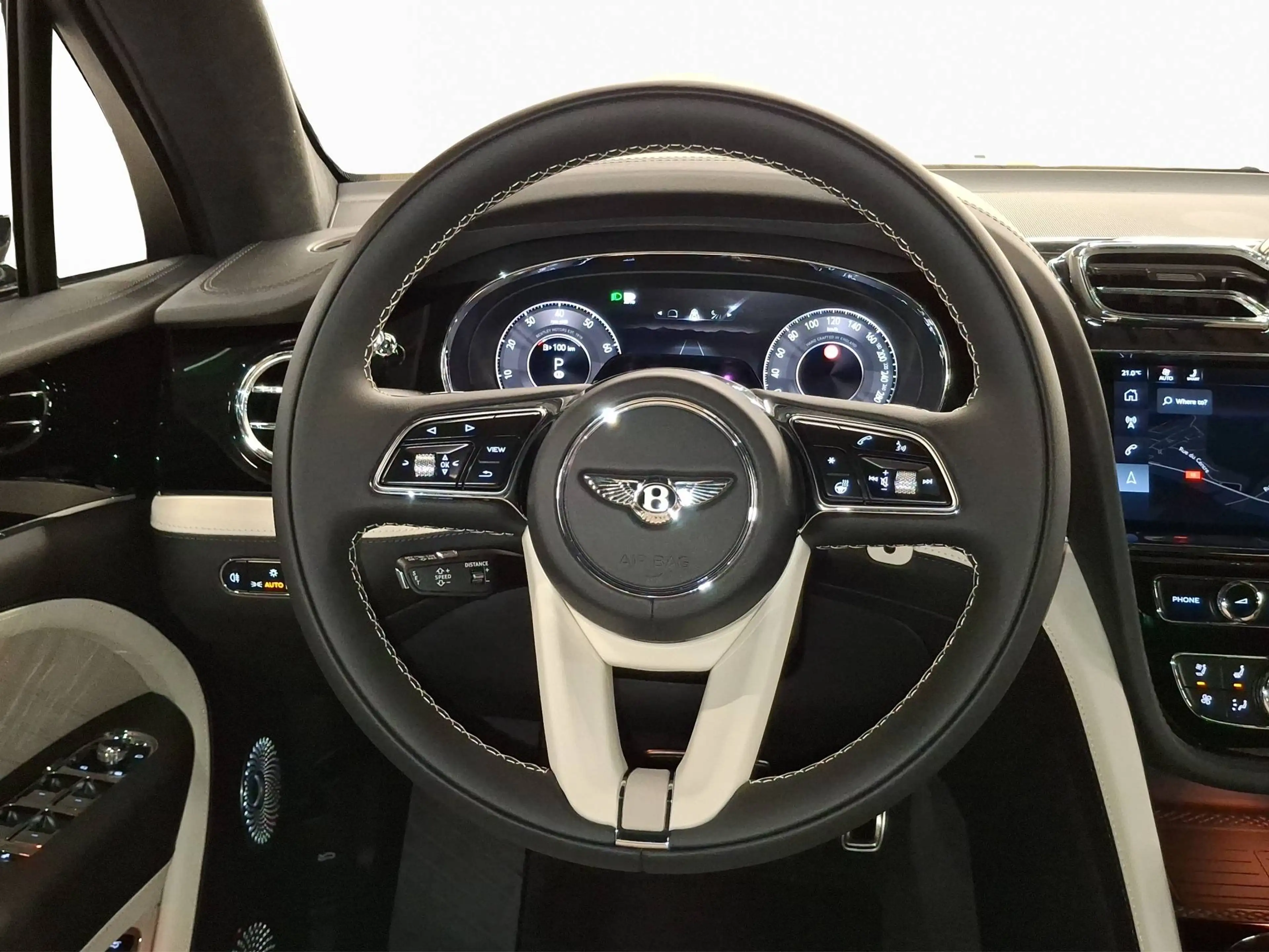 Bentley Bentayga Artenara Edition V8 — photo 10