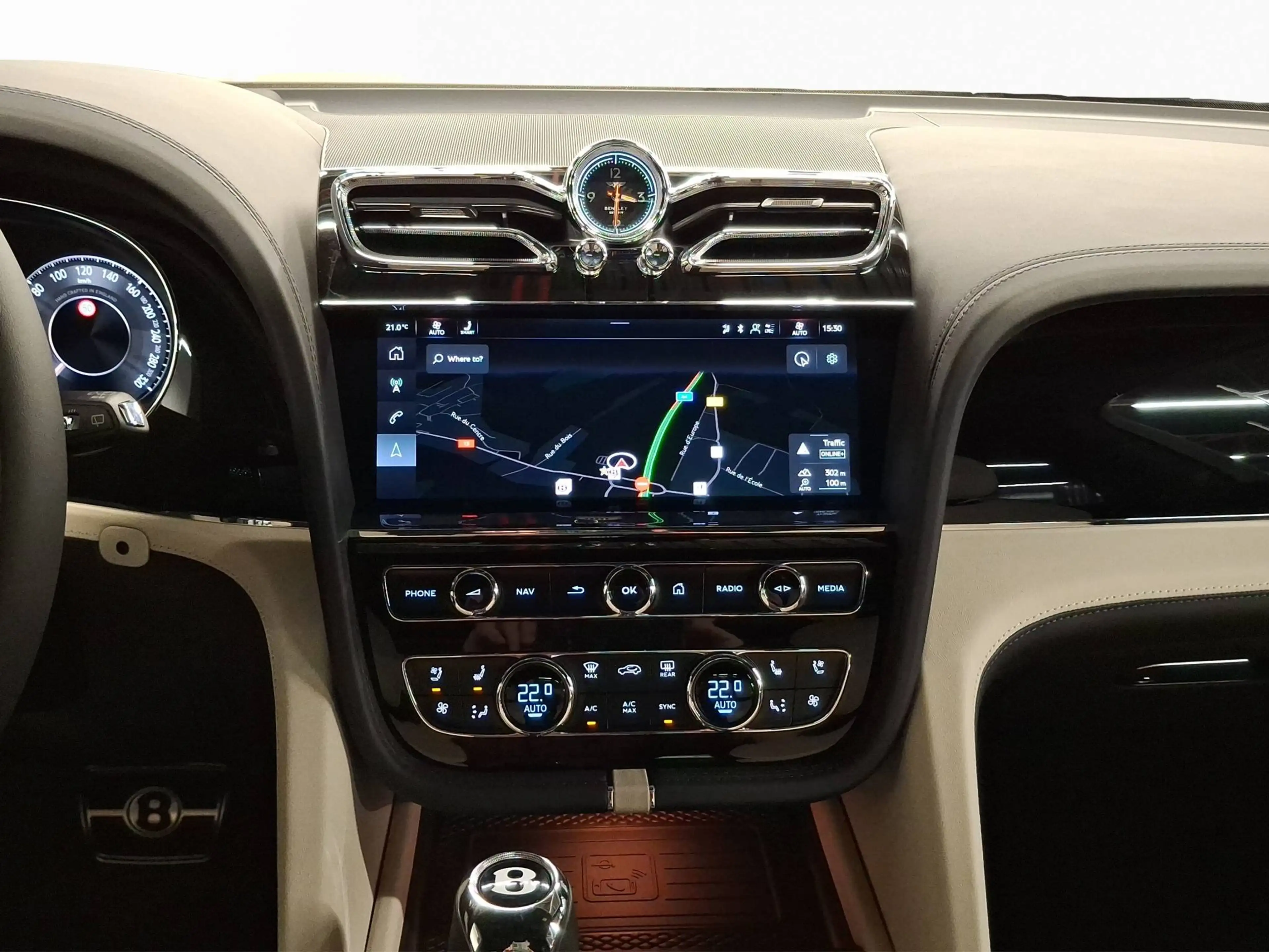 Bentley Bentayga Artenara Edition V8 — photo 9