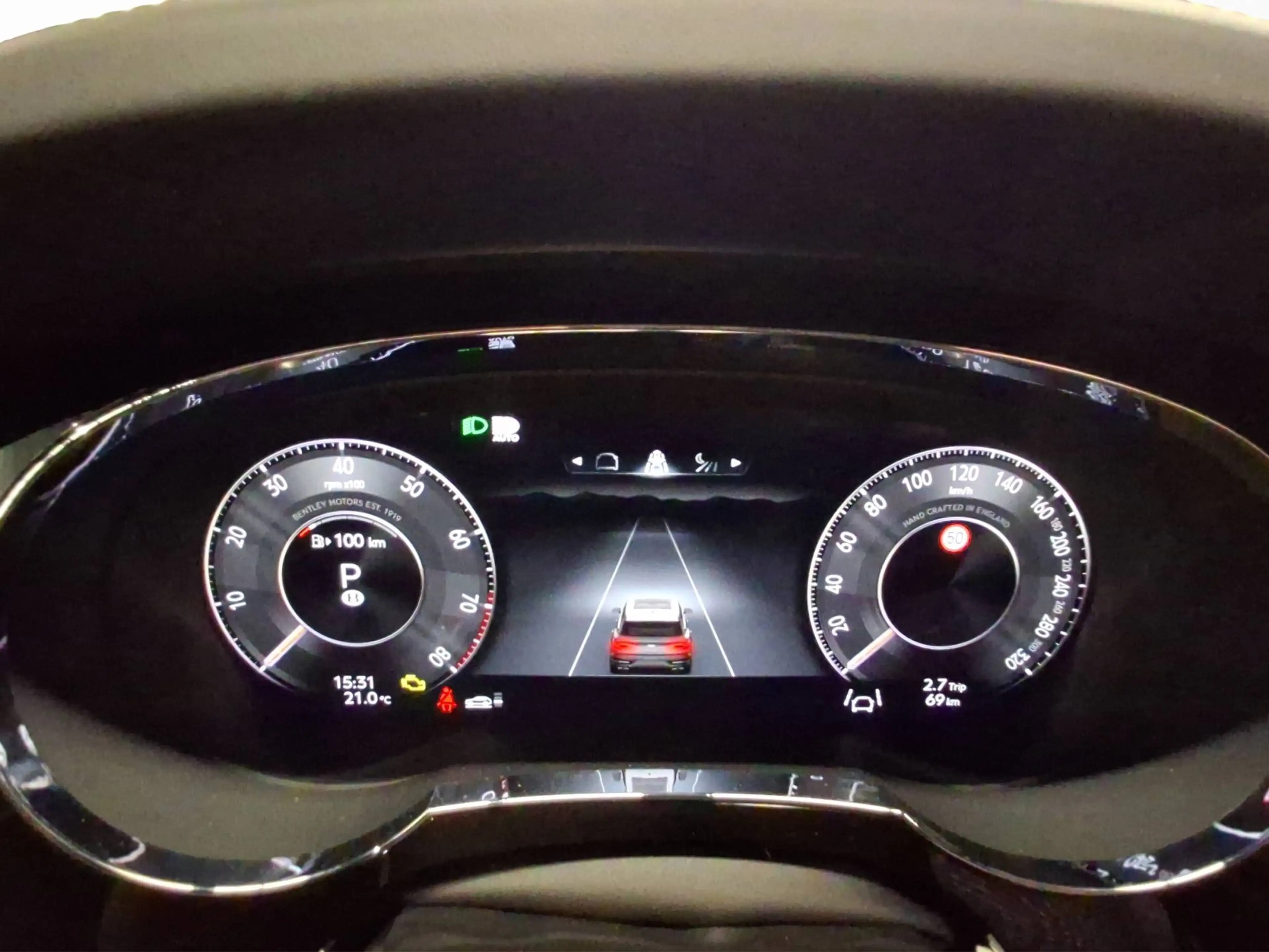 Bentley Bentayga Artenara Edition V8 — photo 11