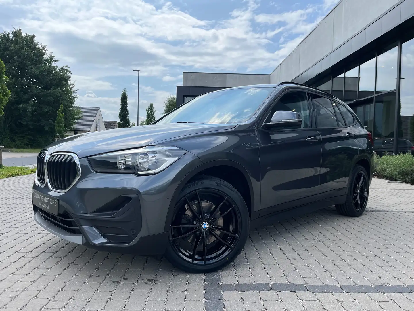 BMW X1 X1 sDrive18iA Leder/Sportzetels/Camera/Carplay/... Grey - 2