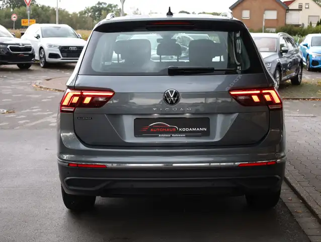 Volkswagen Tiguan Allspace view 15