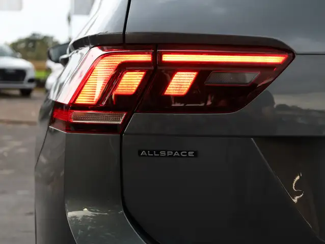 Volkswagen Tiguan Allspace view 14
