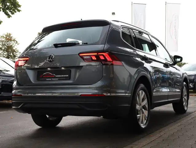 Volkswagen Tiguan Allspace view 17