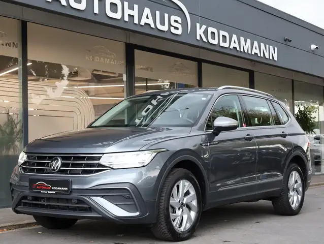 Volkswagen Tiguan Allspace view 8