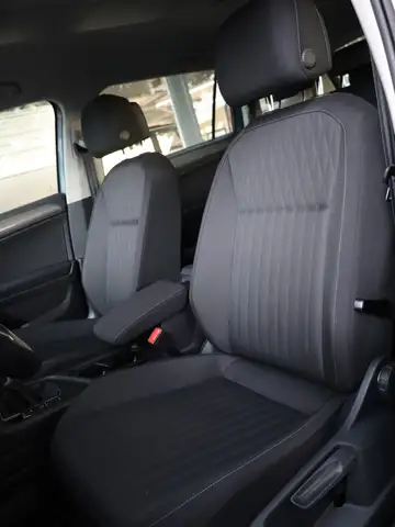 Volkswagen Tiguan Allspace view 21