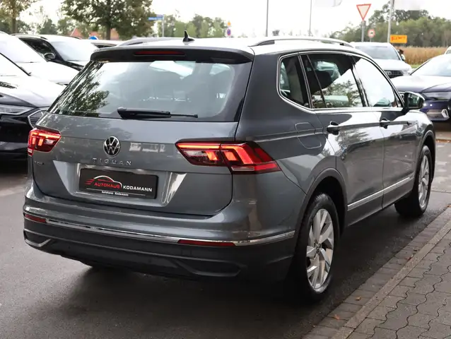 Volkswagen Tiguan Allspace view 16