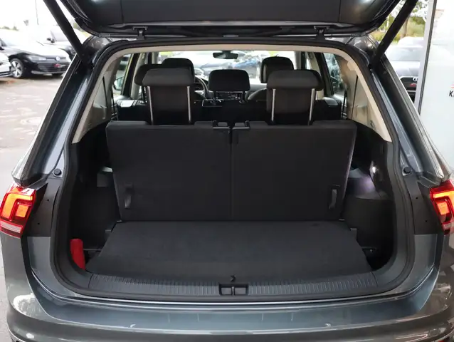 Volkswagen Tiguan Allspace view 18