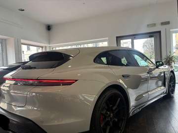 Taycan GTS 5posti Sport turismo- tetto-21"- sospen