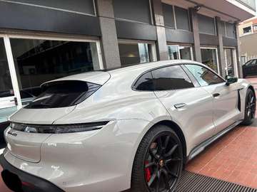 Taycan GTS 5posti Sport turismo- tetto-21"- sospen