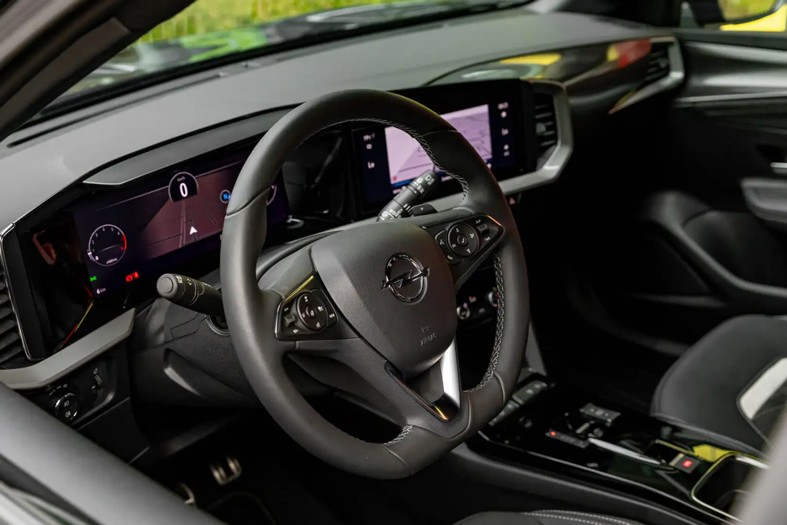 Opel Mokka Elektr. | Ultimate | 136 PK | Zetelverw. | Alca... Gris - 1