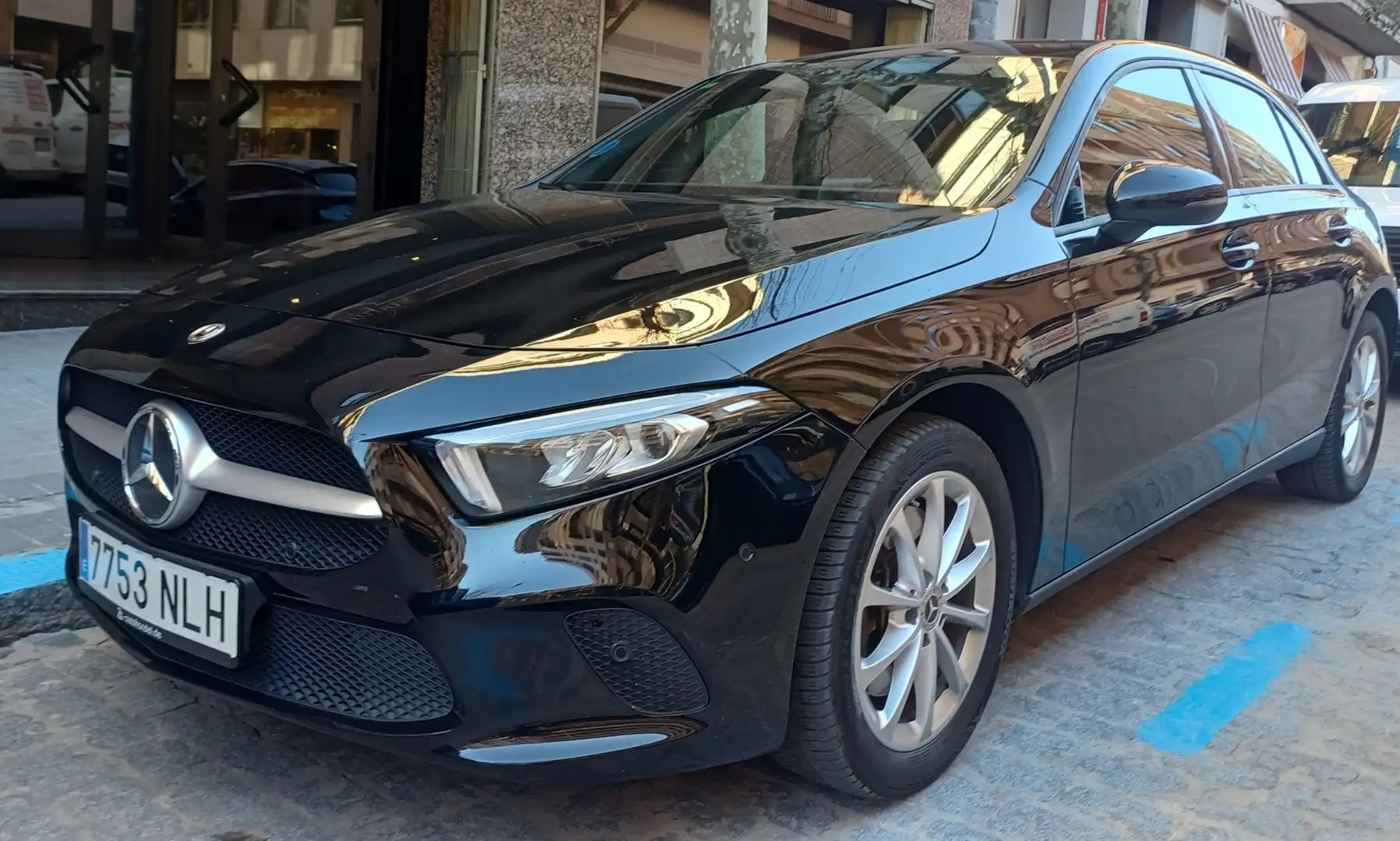 Mercedes-Benz A 250 250 e Sedán 8G-DCT Negro - 2