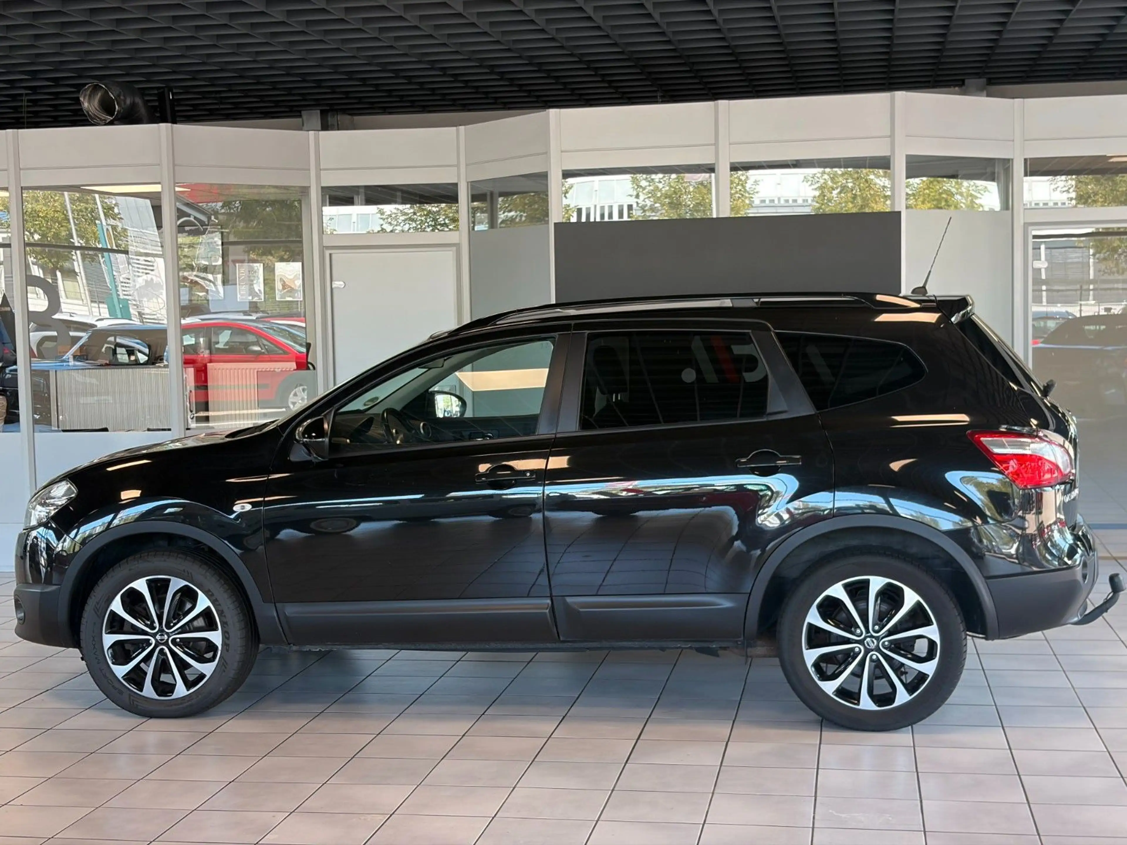 Nissan Qashqai +2 Automatik · 360  · 4X4 · Pano · Navi — photo 7