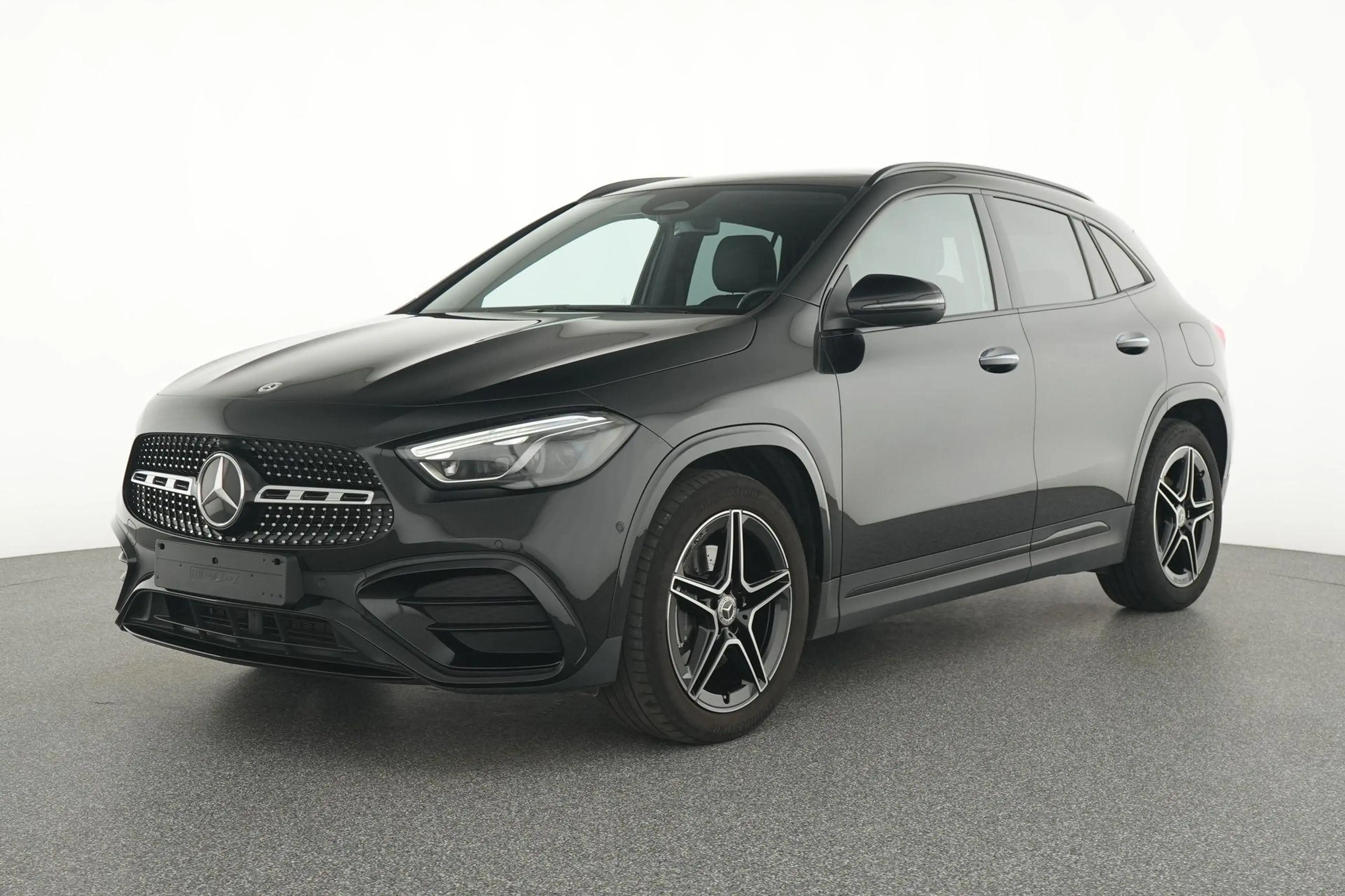 Mercedes-Benz GLA 180 AMG Line