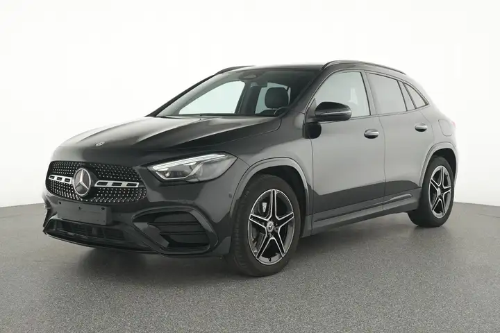Mercedes-Benz GLA 180 AMG Line
