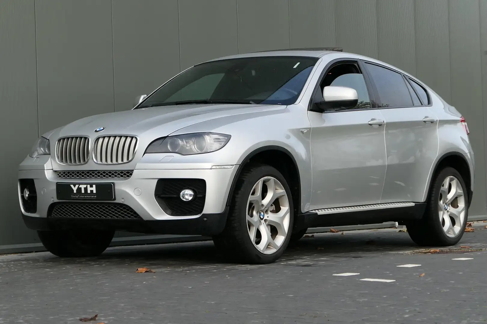 BMW X6 XDrive50i High Executive 408pk Schuifdak Leder Nav Grijs - 1