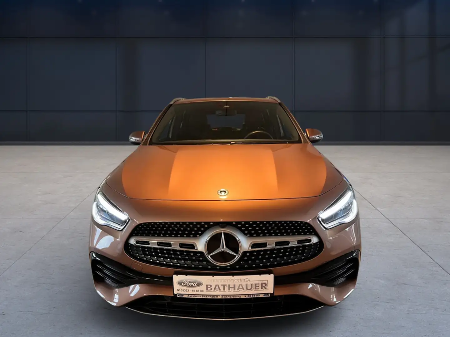Mercedes-Benz GLA 200 AMG Line Gold - 2