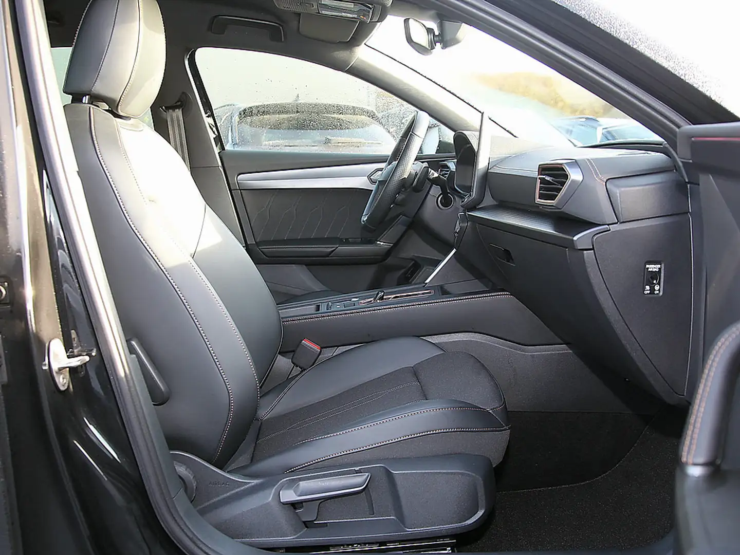 CUPRA Leon Sportstourer 1.5 eTSI DSG NAVI KAMERA LE Schwarz - 2