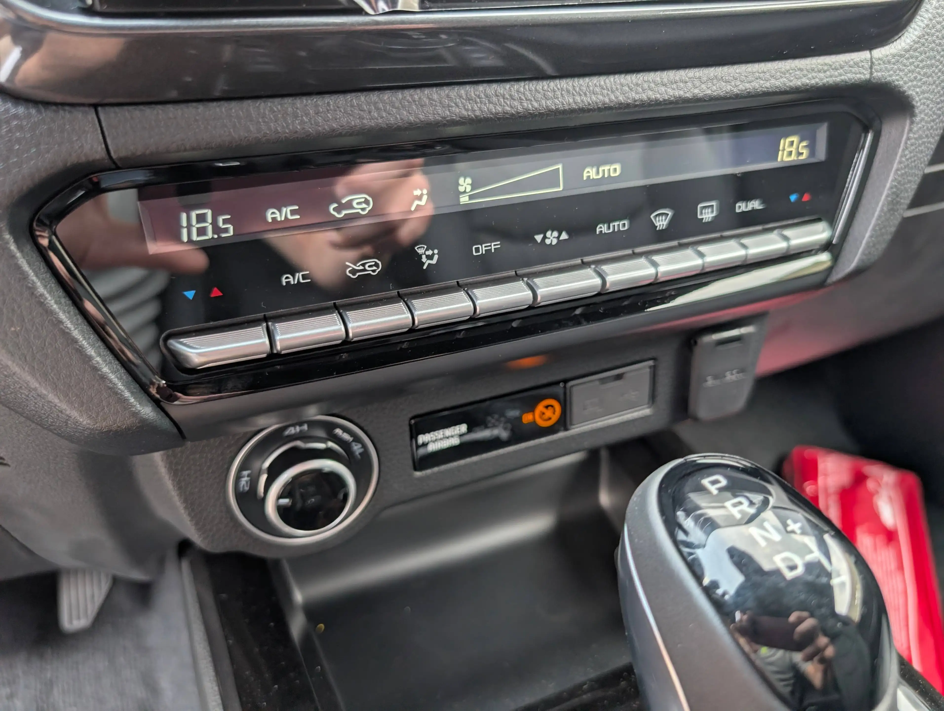 Isuzu D-Max D-Max 2.2 Double Cab 4WD AT V-Cross — photo 13