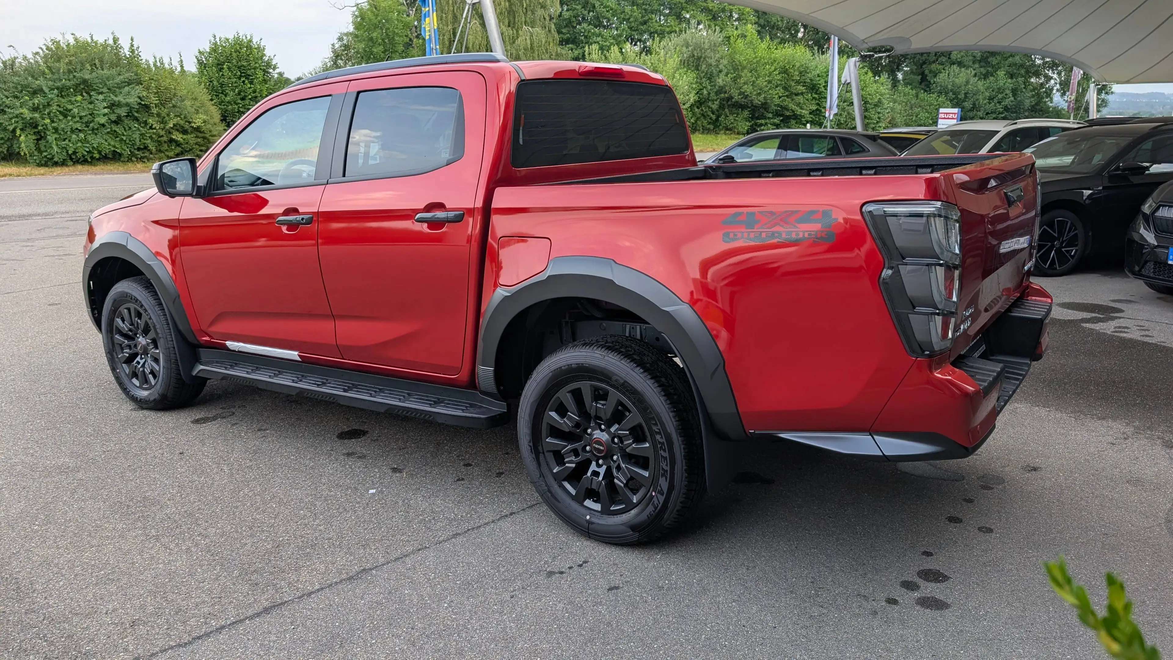 Isuzu D-Max D-Max 2.2 Double Cab 4WD AT V-Cross — photo 4