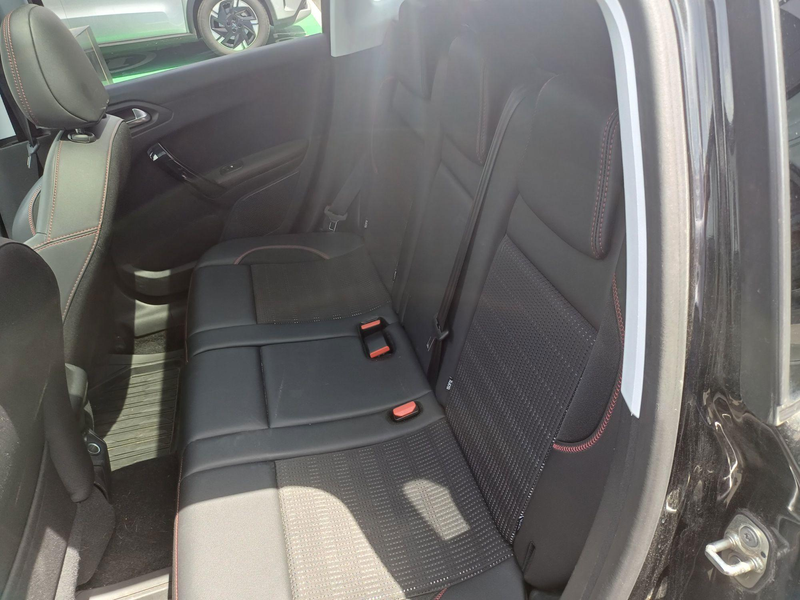 Peugeot 2008 1.2 Puretech 81kW S&S EAT6 GT Line — photo 14