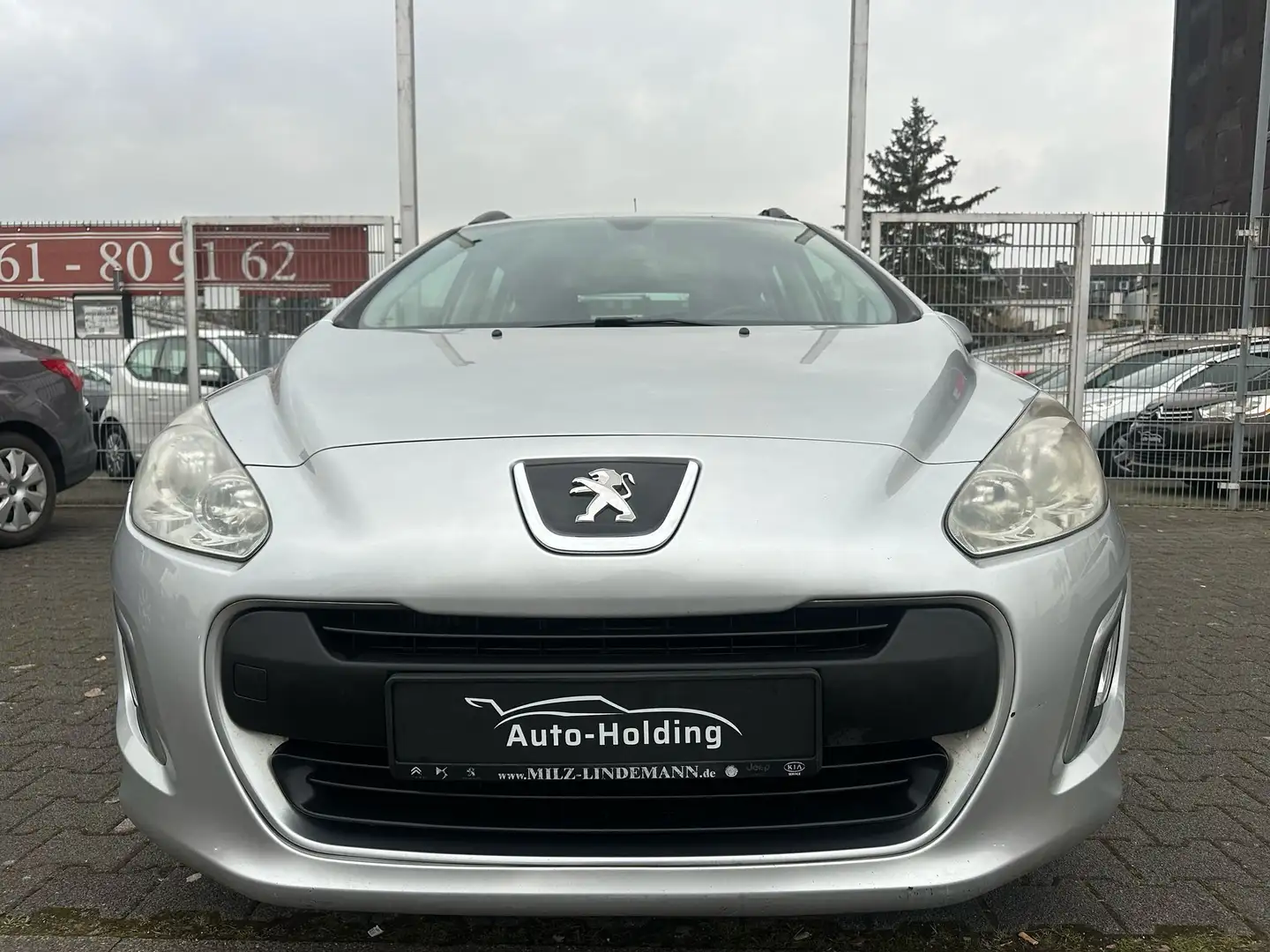 Peugeot 308 SW e-HDi FAP 110 Business Line Navi PDC 8xBereift Argintiu - 2