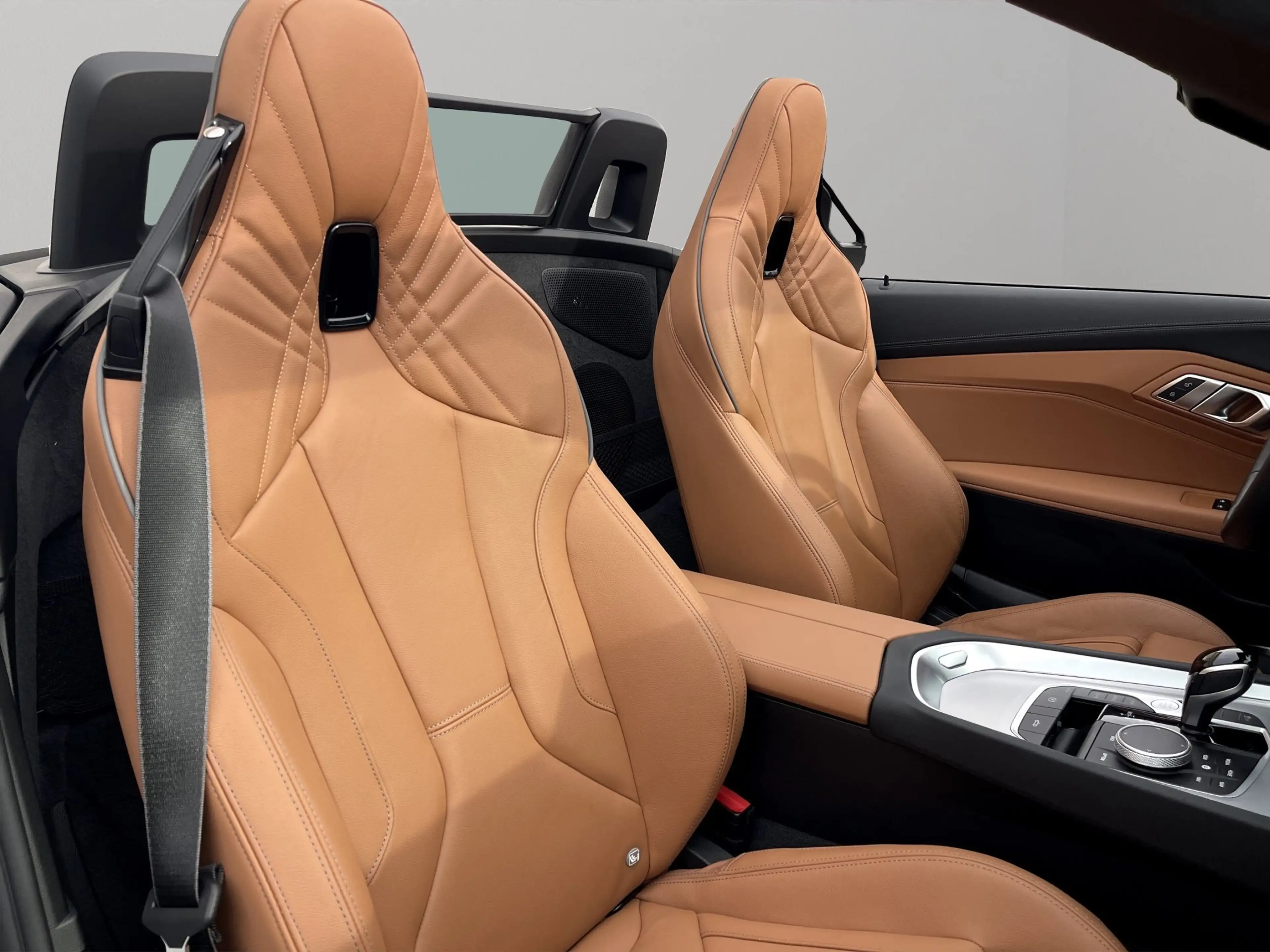 BMW Z4 sDrive20i — photo 12