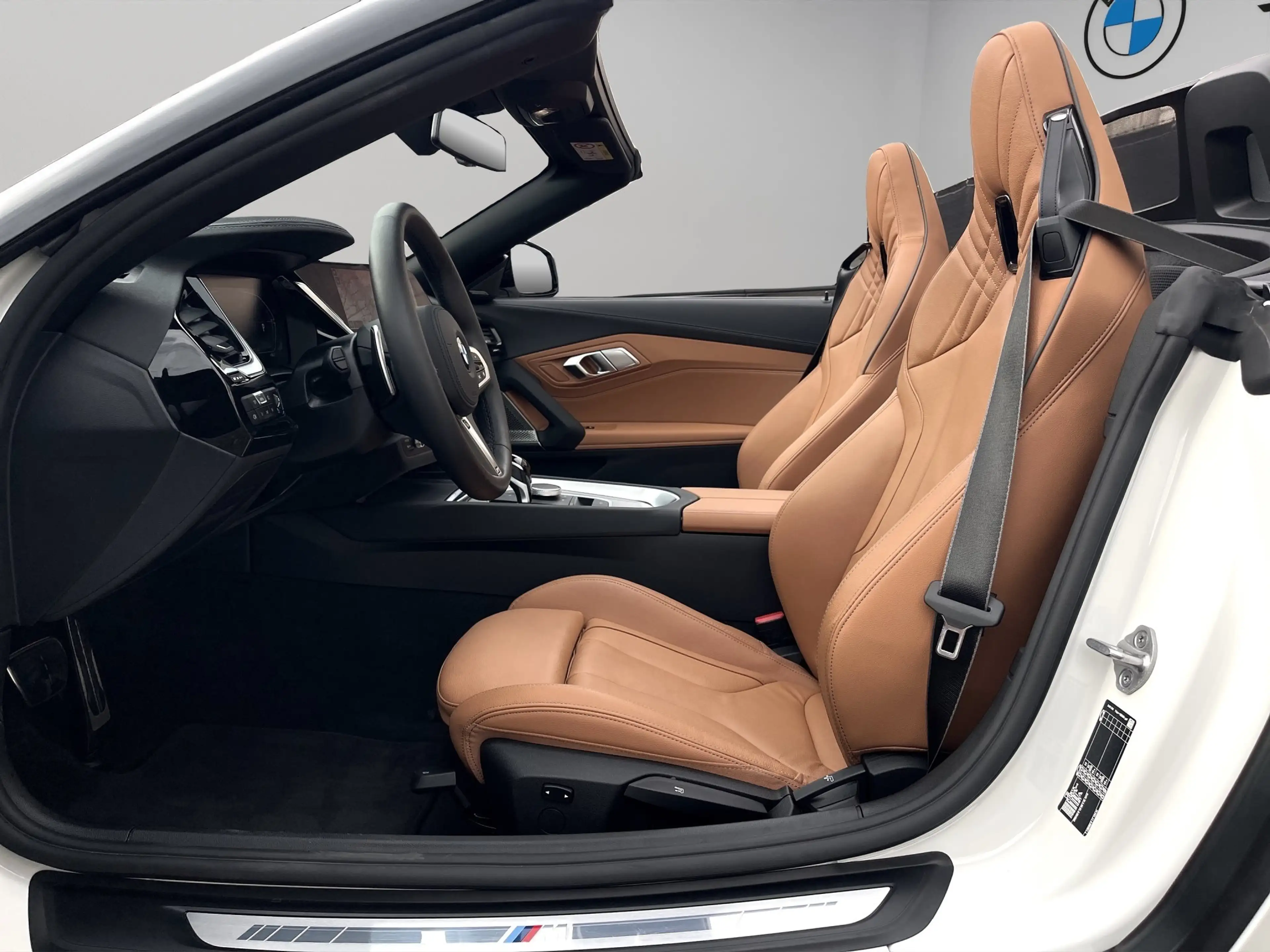 BMW Z4 sDrive20i — photo 9