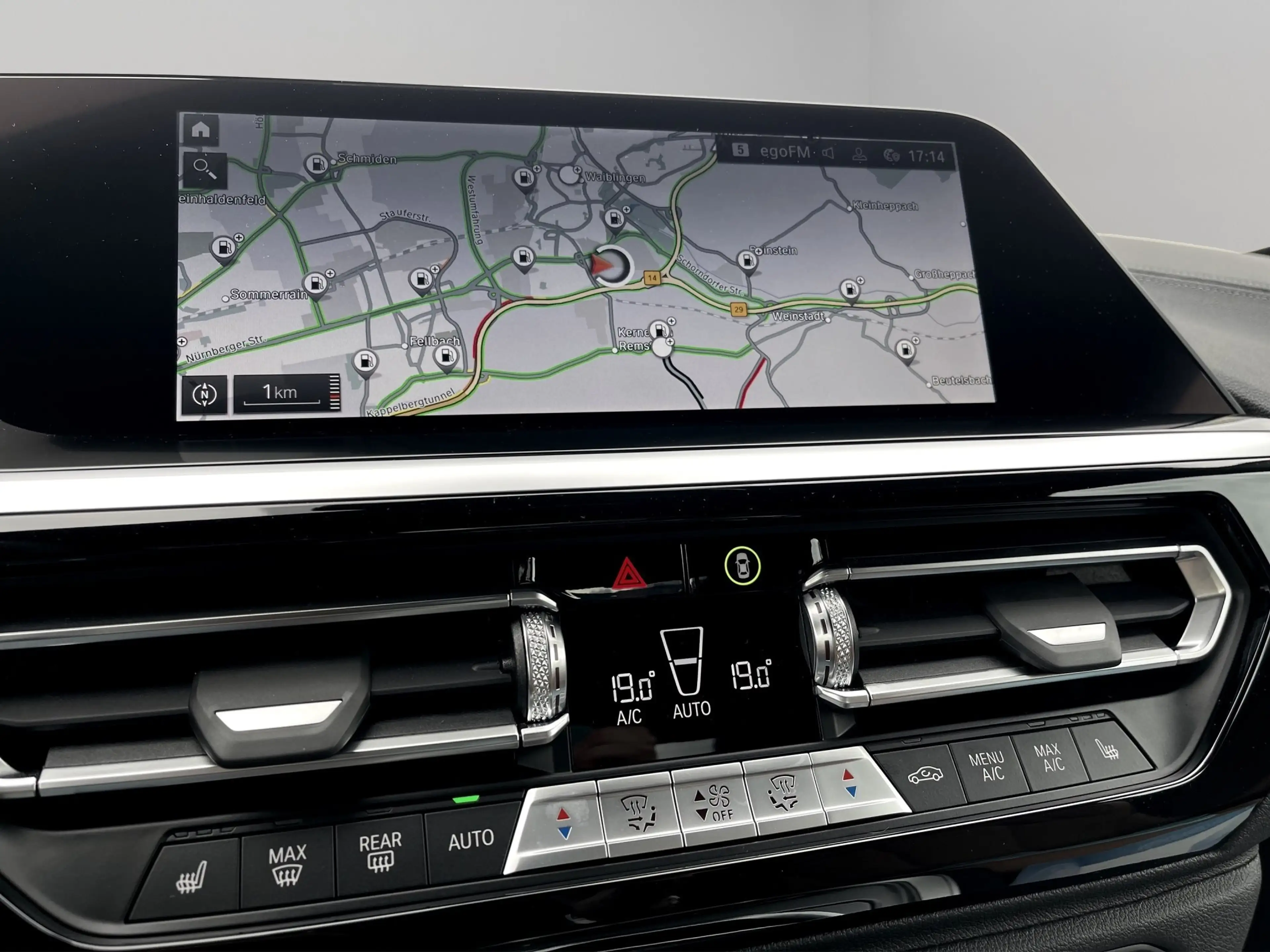 BMW Z4 sDrive20i — photo 8