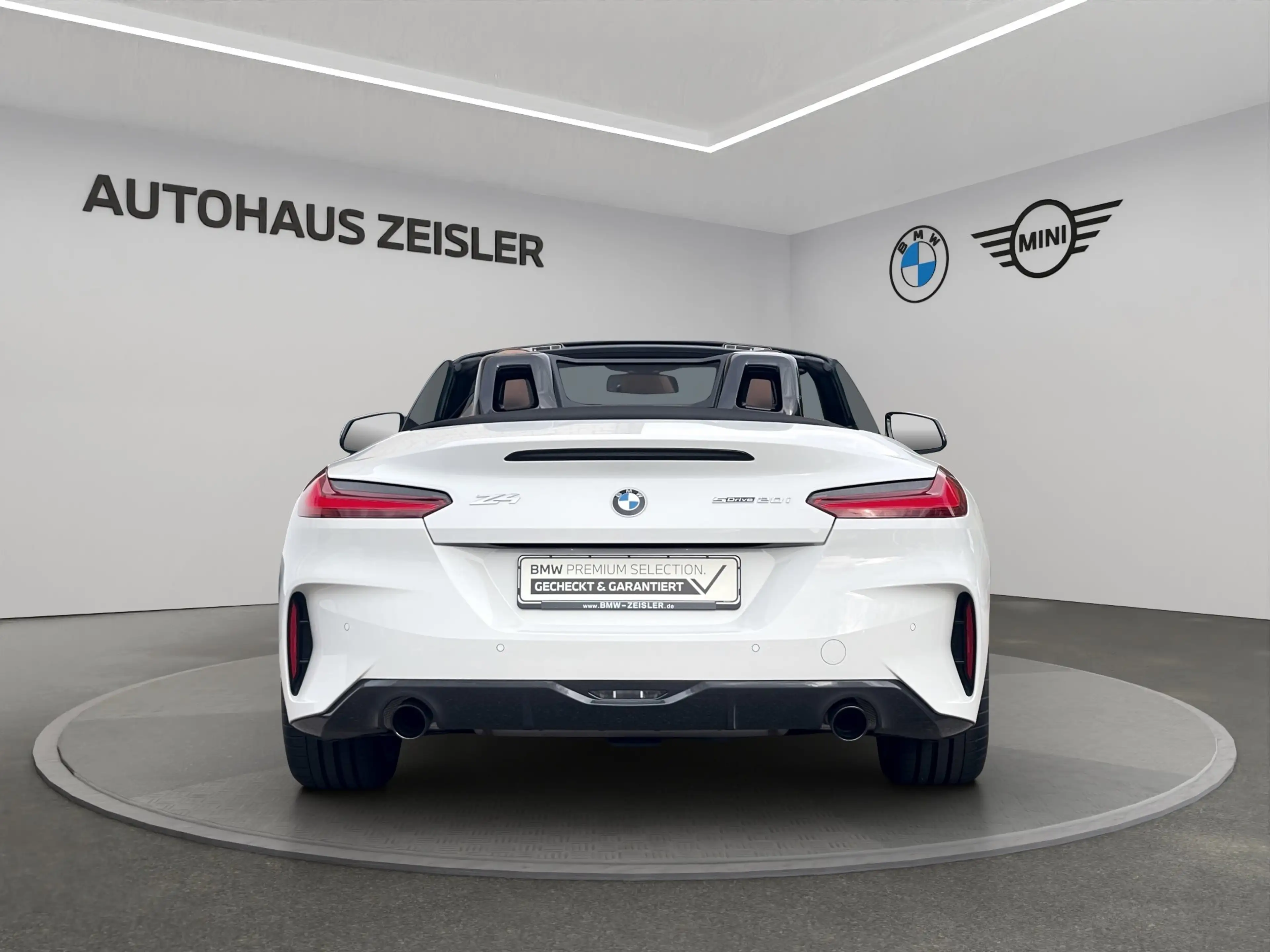 BMW Z4 sDrive20i — photo 6