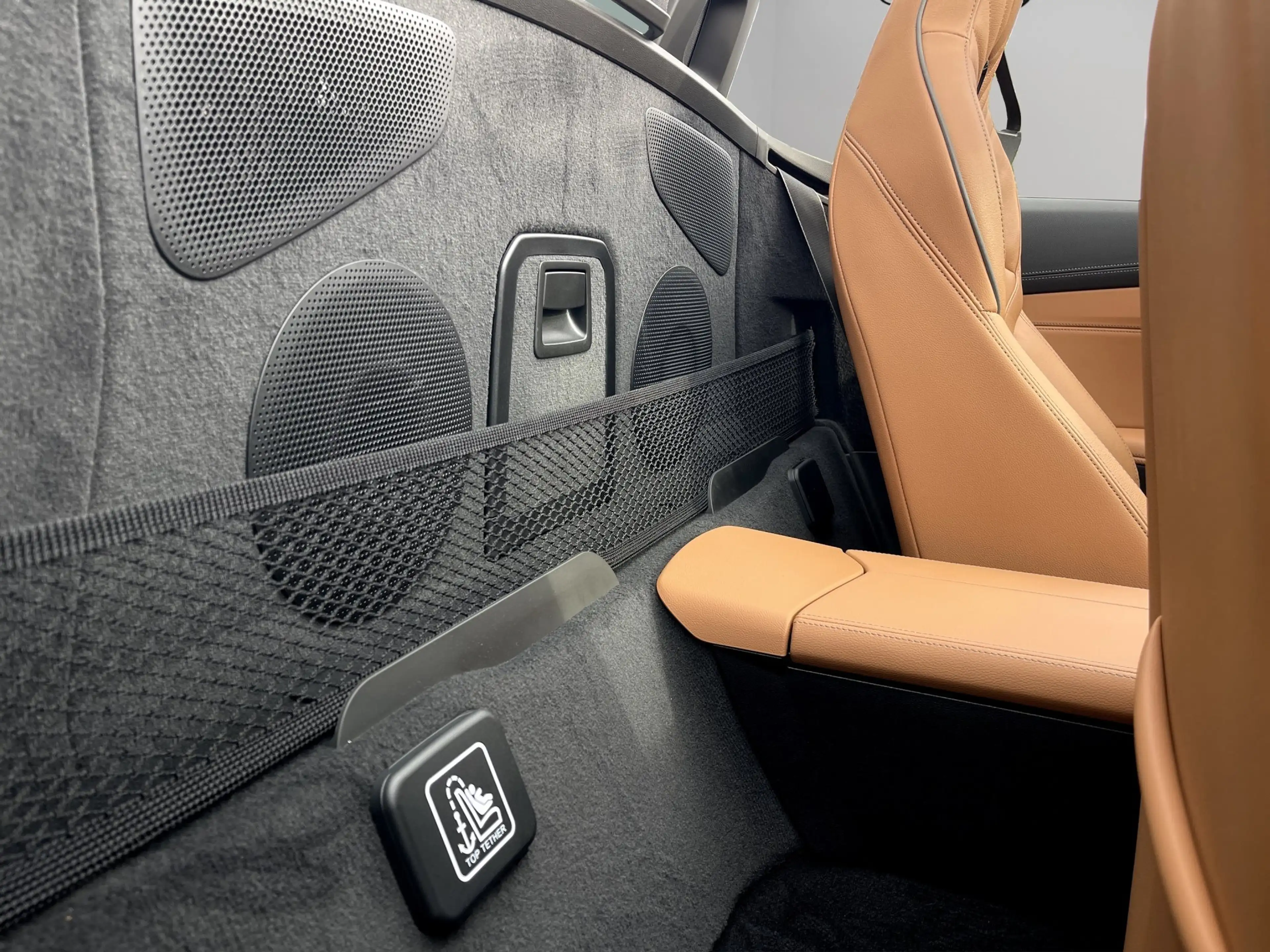 BMW Z4 sDrive20i — photo 13