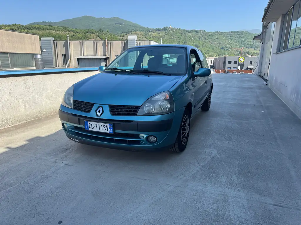 Renault Clio II 1.2 16v Privilege