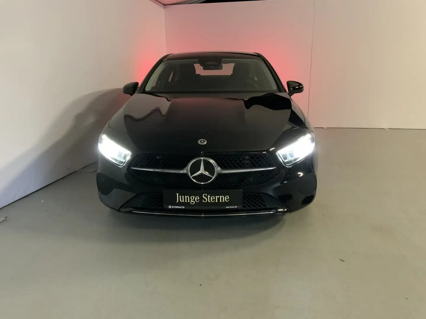 Mercedes-Benz A 180 A 180 Limo Progressive Leder RüKam SpiegelPak Noir - 2