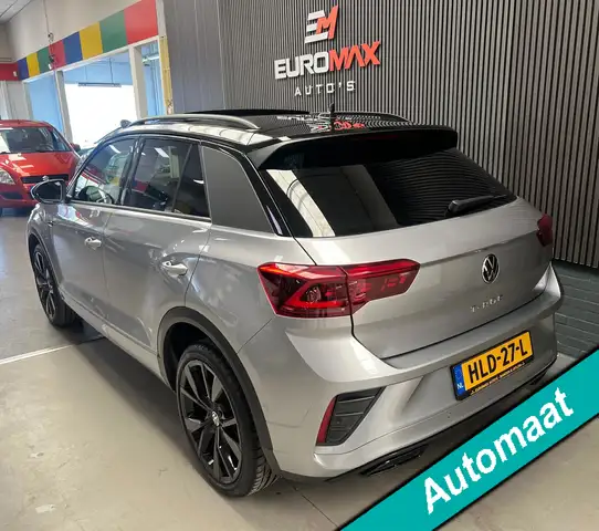 Volkswagen T-Roc view 11