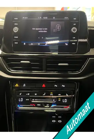 Volkswagen T-Roc view 27